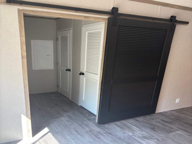 Listing-201-Photo-25bb627c-eb21-46b0-9c66-86eb329e930a.jpg