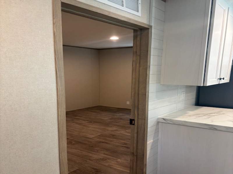 Listing-201-Photo-2fd77114-03c4-4ed1-b624-cdf2970bbd08.jpg