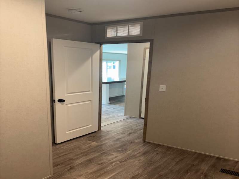 Listing-201-Photo-37e7faf2-6ad2-421a-a311-fb8af7b94c66.jpg