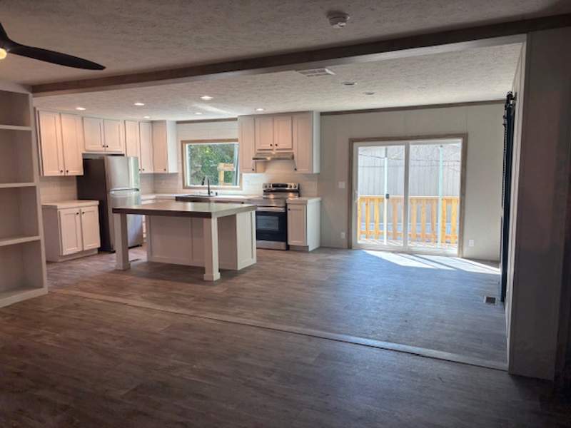 Listing-201-Photo-50b38520-622f-4861-8378-34699743d94f.jpg