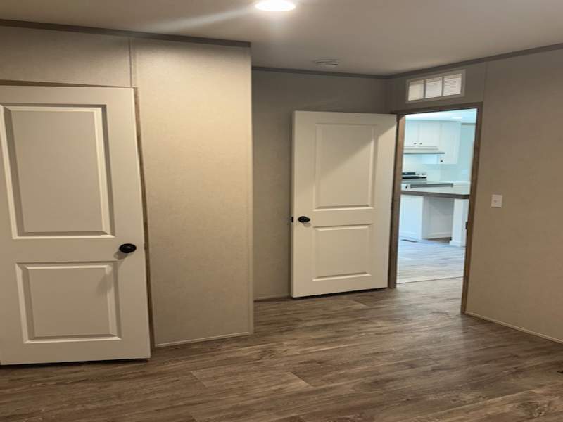 Listing-201-Photo-55341599-9e84-4ca6-b923-1759e8568014.jpg