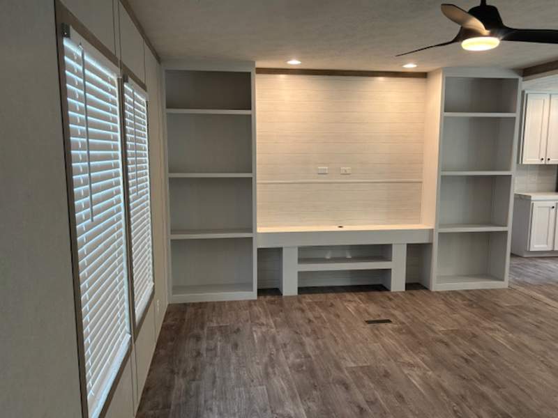 Listing-201-Photo-69eb3095-91d5-4b2d-a6fa-6a481076127c.jpg
