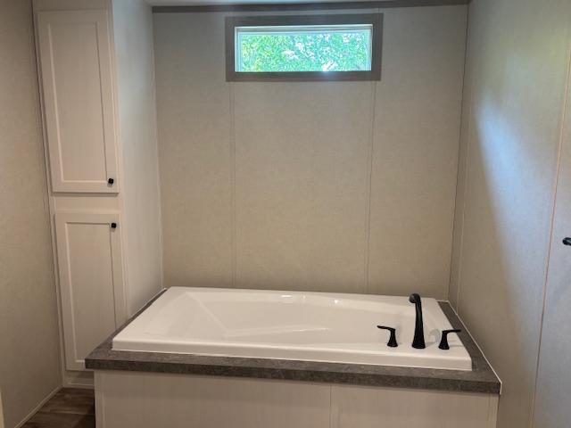 Listing-201-Photo-7eee3b81-9d6d-4094-8dd6-37f343137252.jpg