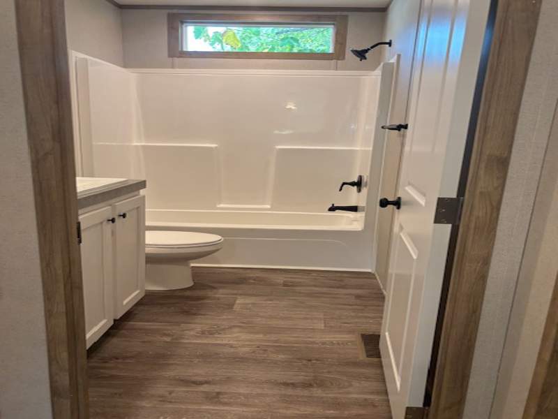 Listing-201-Photo-9b3056ec-bdd2-4f06-acea-5b0d65a8aa9c.jpg