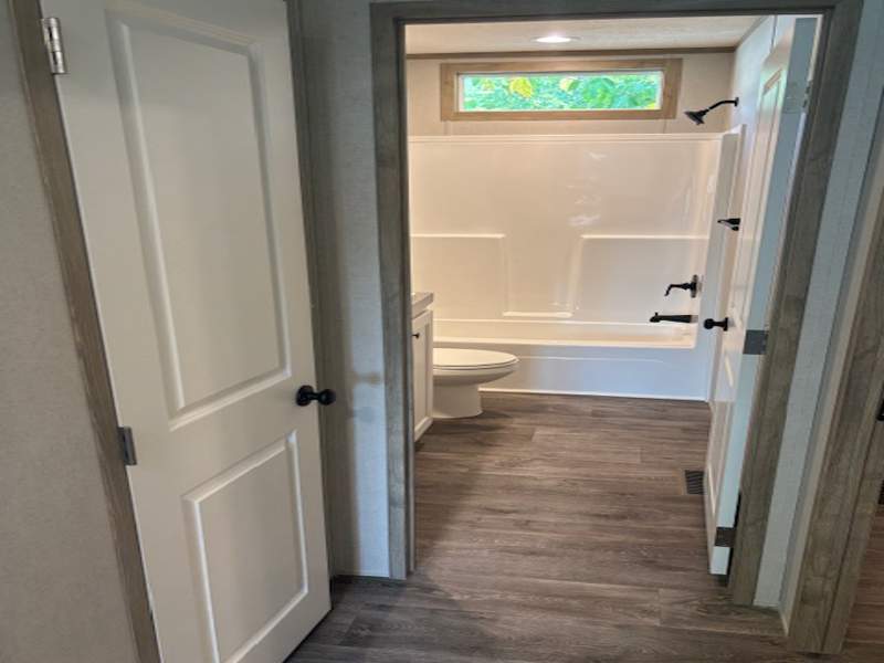 Listing-201-Photo-a1376f44-a30f-48a2-9804-afbe3e1dd21c.jpg