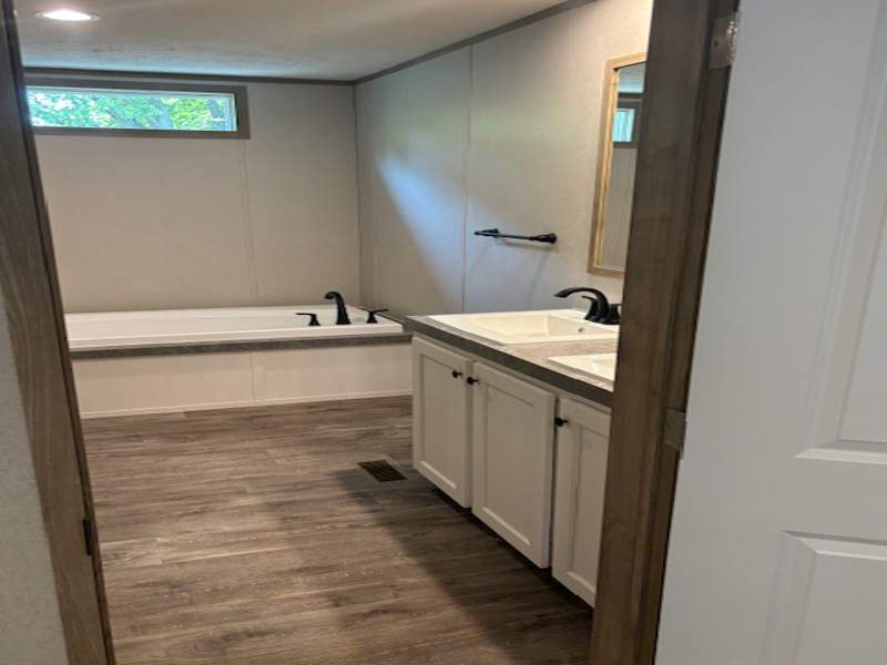 Listing-201-Photo-aa5390c3-0cb0-444d-b117-3429779ea1e7.jpg