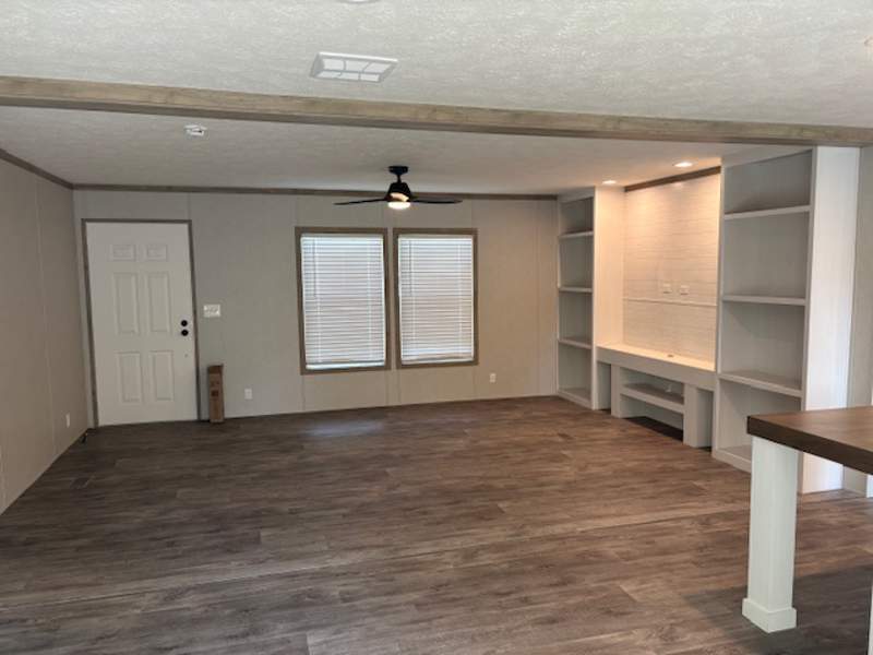 Listing-201-Photo-b7332c3e-85e0-4db6-894f-7386ba0fbc57.jpg