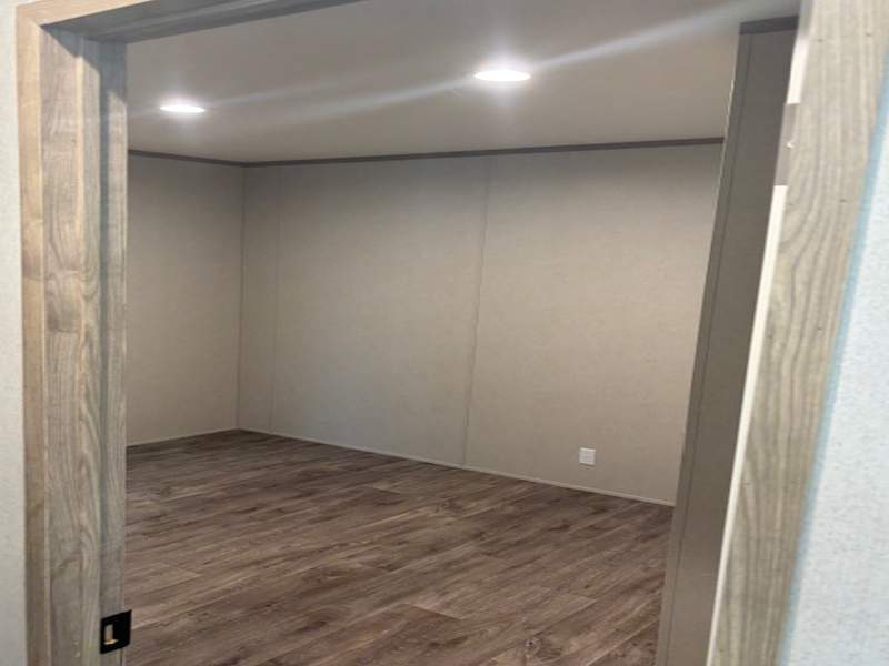 Listing-201-Photo-c0f40bee-652a-4788-9416-4740082e6d4d.jpg