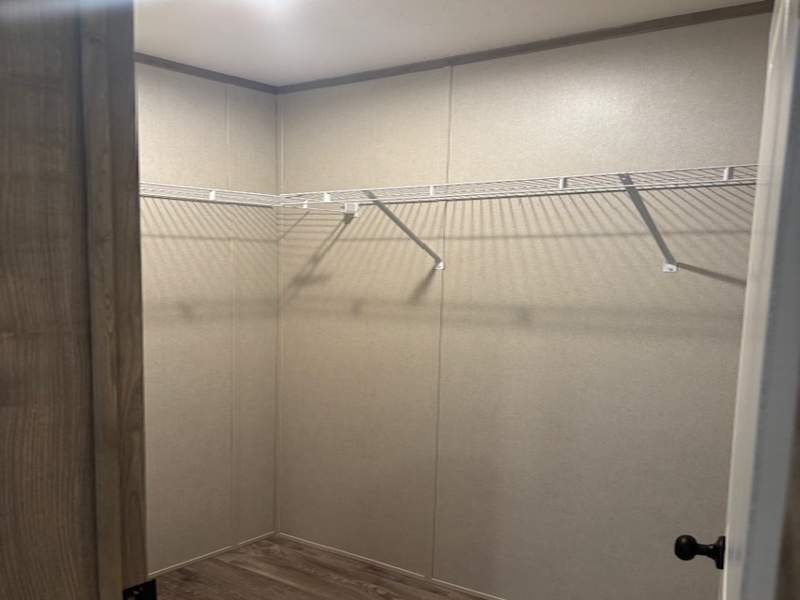 Listing-201-Photo-c2b83942-e8ae-474d-a7f1-2358858bb8f1.jpg