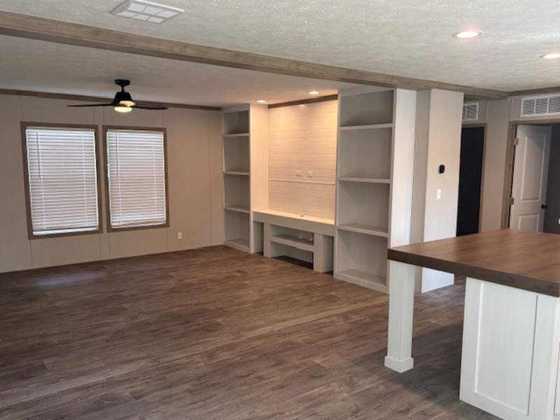 Listing-201-Photo-e6d8e02e-aaa9-4266-bf5f-1cc5b4f23bbf.jpg