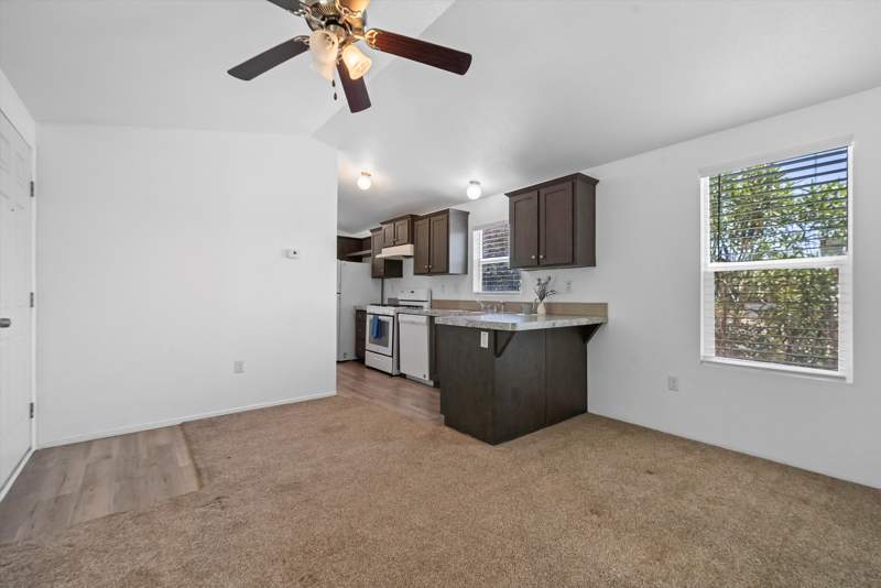 Listing-131-Photo-42a03a91-cb22-44a7-a666-66401054ace1.jpg