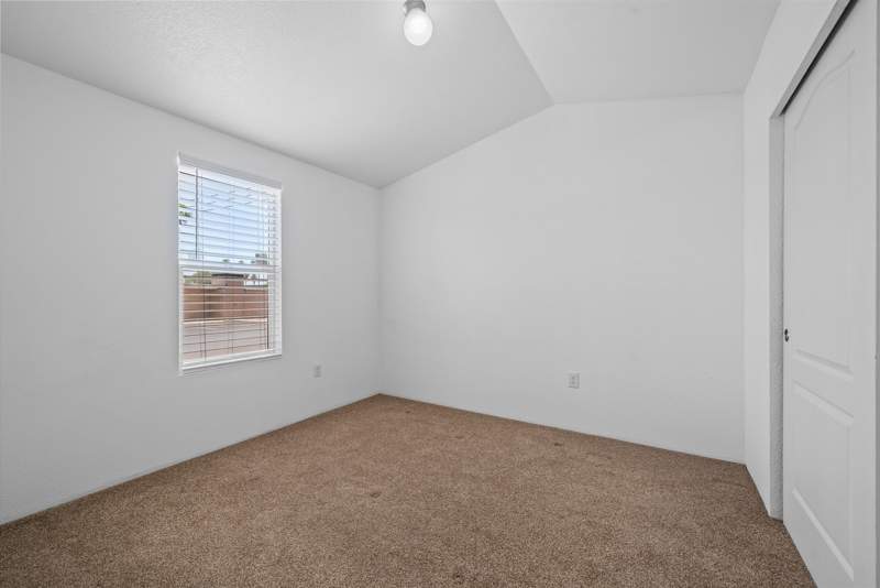 Listing-131-Photo-67662943-af69-4d2c-aa3e-576429af6531.jpg