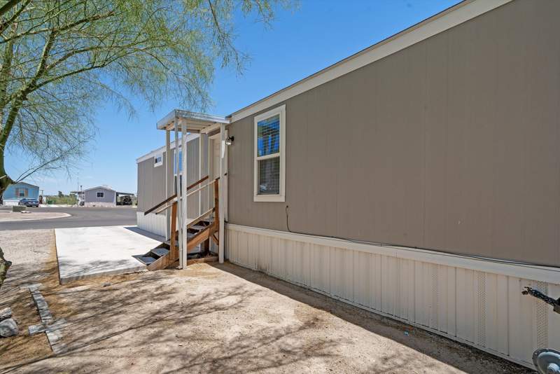Listing-131-Photo-8773b487-c9bb-46ac-bba5-3b5aa9df8e26.jpg