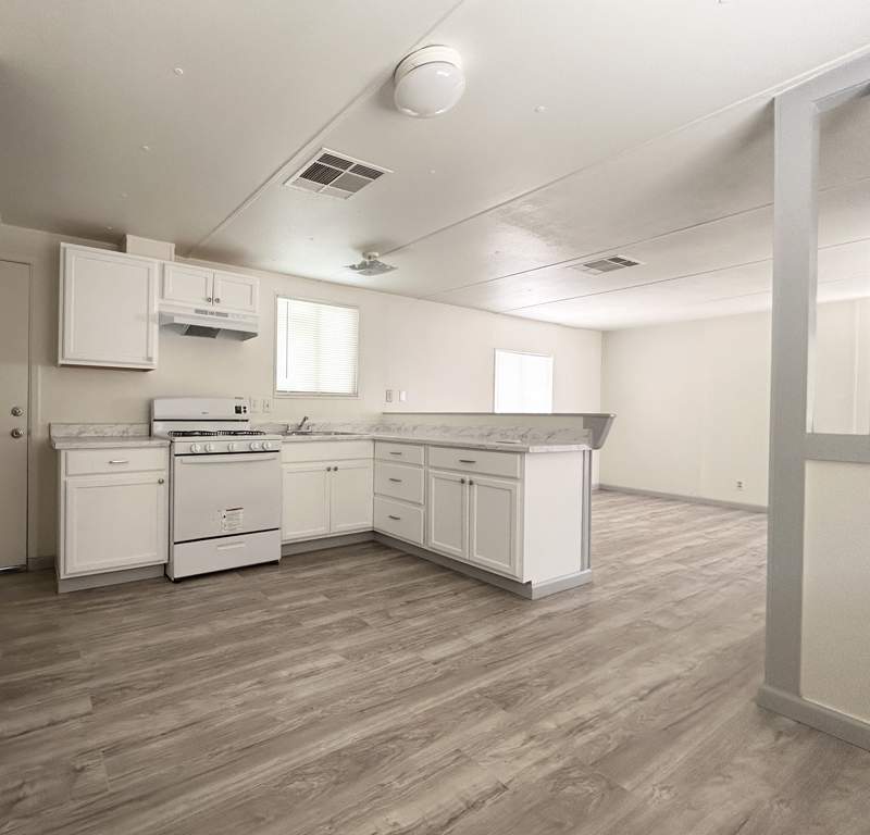 Listing-152-Photo-35156087-6963-427b-a89a-82b3d08b8205.jpg