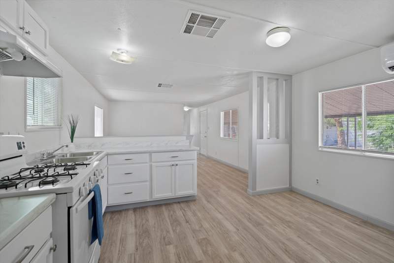 Listing-152-Photo-aa31fa84-4944-4784-8268-62ce6a95b7e5.jpg