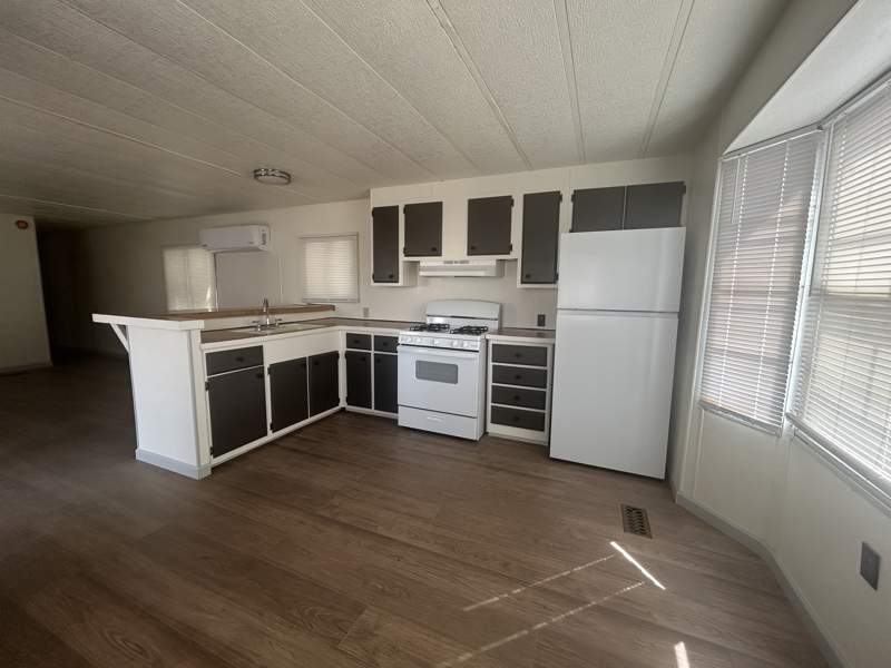 Listing-166-Photo-0e5609ce-10db-456b-bf29-9fb645ed3288.jpg