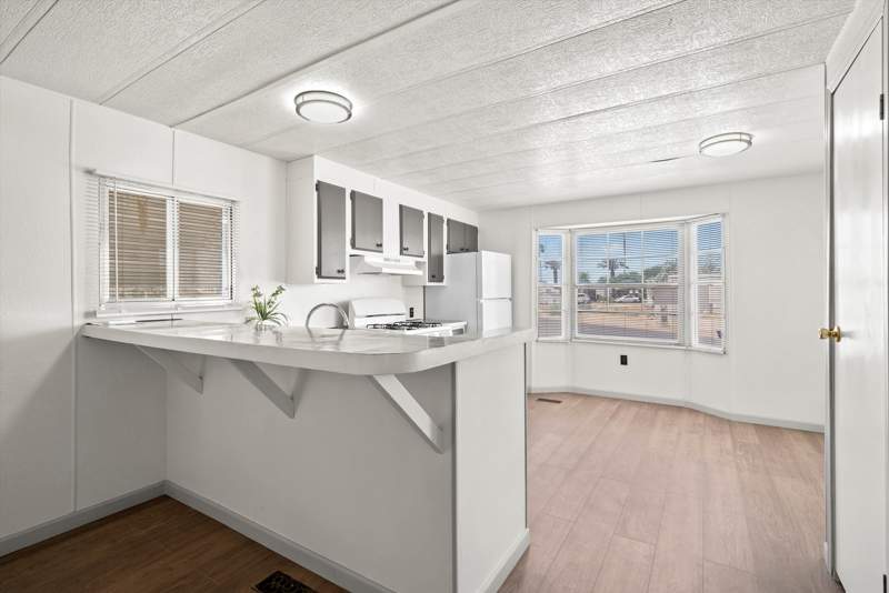 Listing-166-Photo-d3285a53-8998-40eb-aeeb-50a773e964d8.jpg