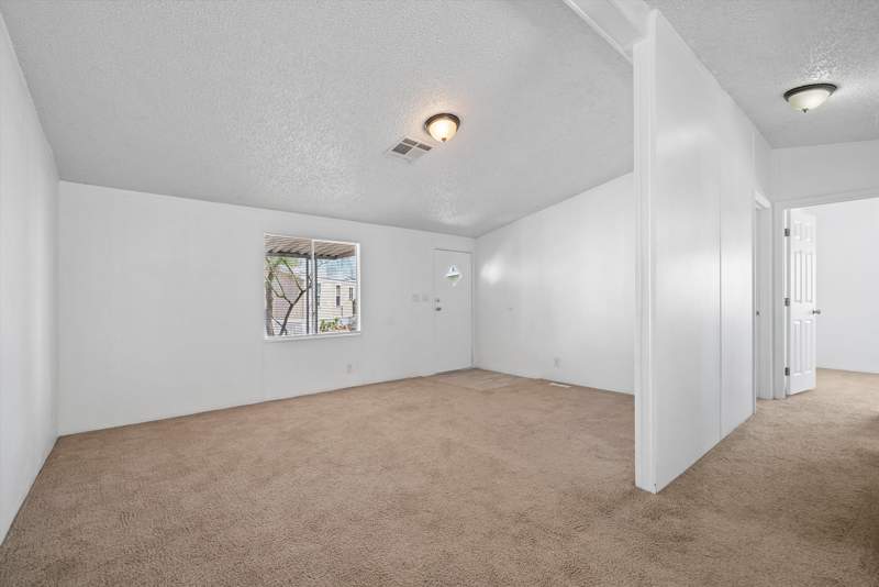 Listing-177-Photo-28e95faa-575f-42e6-92d3-7ceeac57c866.jpg