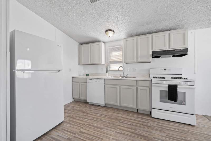 Listing-177-Photo-51627533-73af-4eaa-aa64-43aaf9c29617.jpg