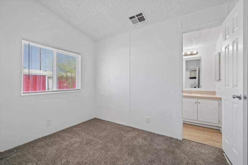 Listing-177-Photo-6f584199-8243-44fd-a3cd-4f3c3f3a690a.jpg