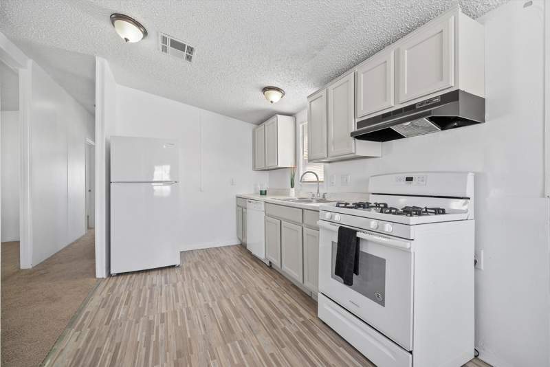 Listing-177-Photo-a5068a96-4c85-4ed7-9386-82e549cbbfda.jpg
