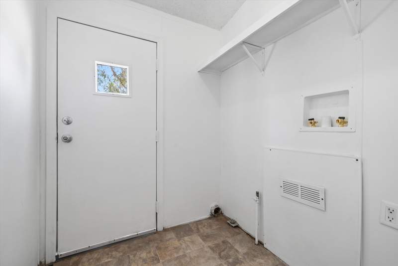 Listing-177-Photo-d7e89970-28ba-4b2b-8545-464b77a31c37.jpg