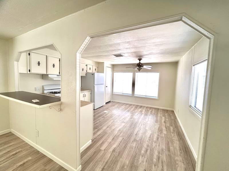 Listing-178-Photo-23df8d6c-3b39-471f-bcee-eed053629960.jpg