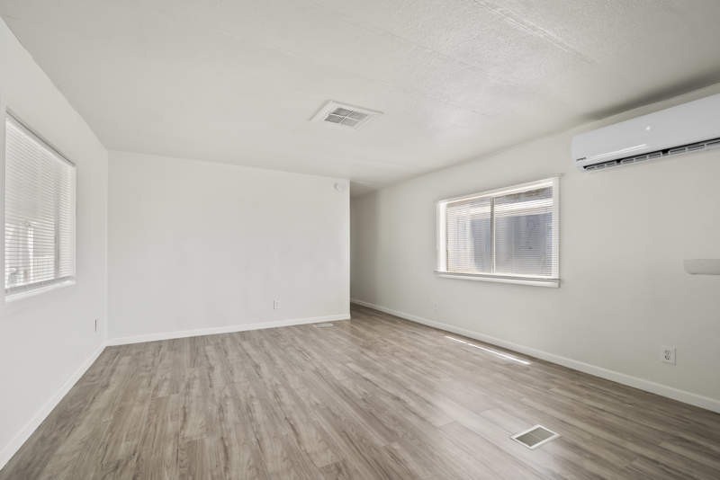 Listing-178-Photo-2c59a920-95ad-4bd6-a917-400544272806.jpg