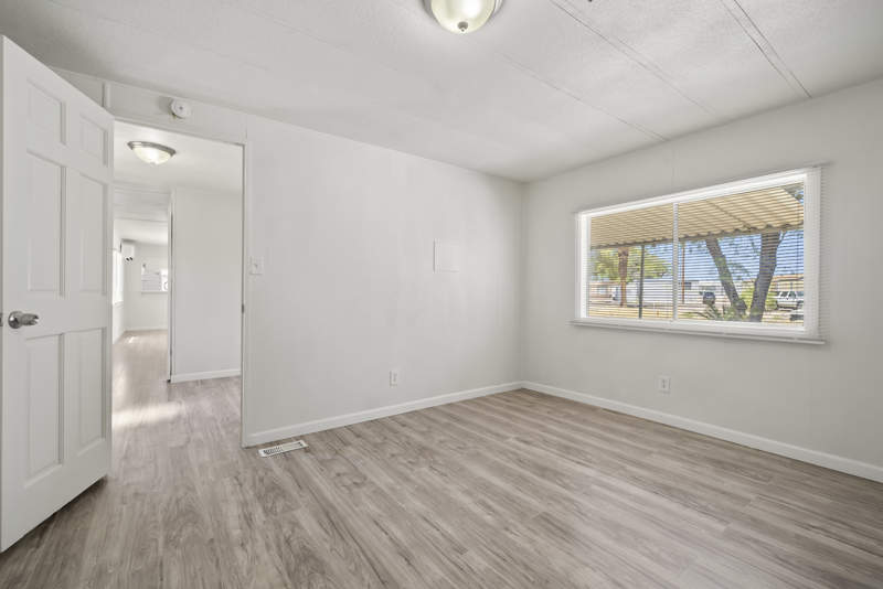 Listing-178-Photo-7cf19a3f-ba07-4340-9b2b-df88efaf6a5f.jpg