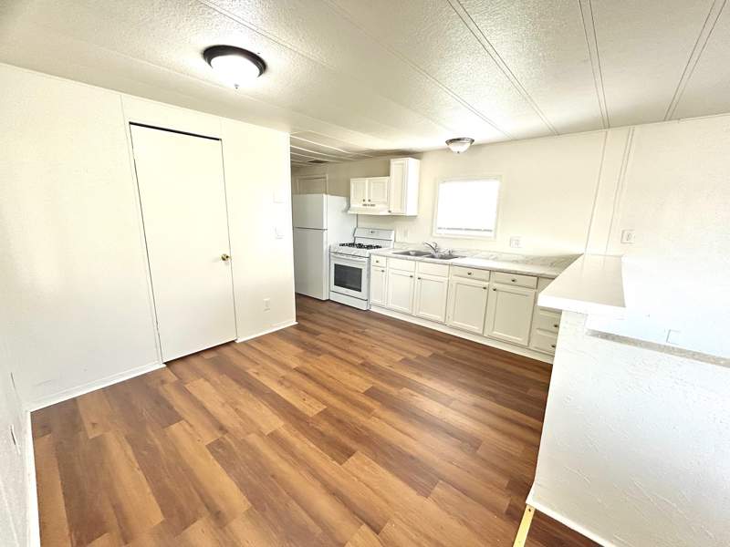 Listing-183-Photo-6fe4ea40-32ca-4224-98fc-cfe4a5560a3d.jpg