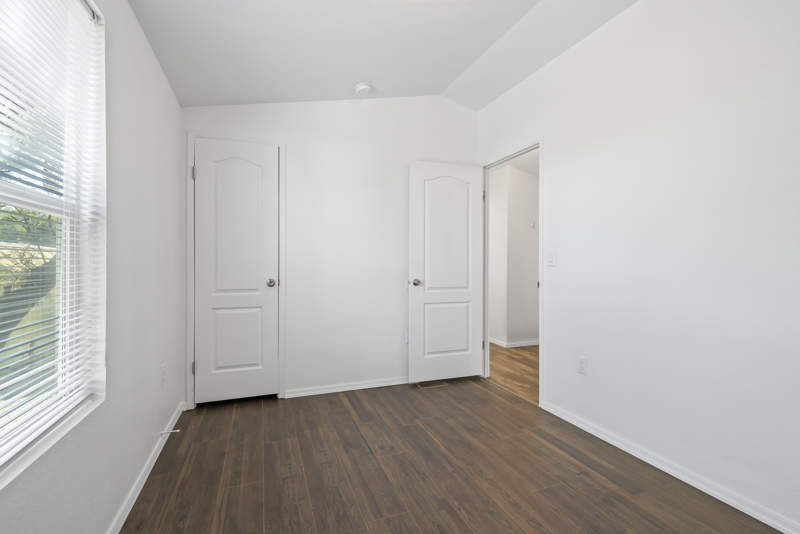 Listing-196-Photo-0ea99fd8-8afd-46a5-b468-1ff1f3de121c.jpg