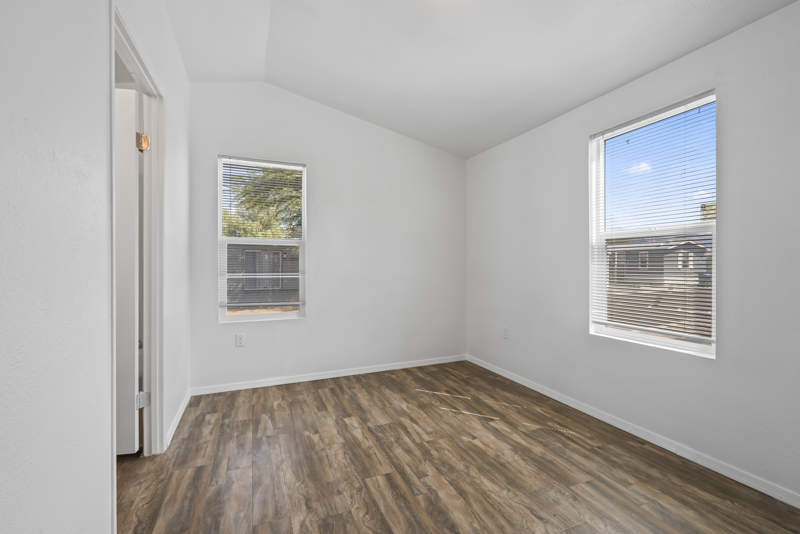 Listing-196-Photo-c00f6886-5ebb-4ceb-a43a-17b7b162981f.jpg