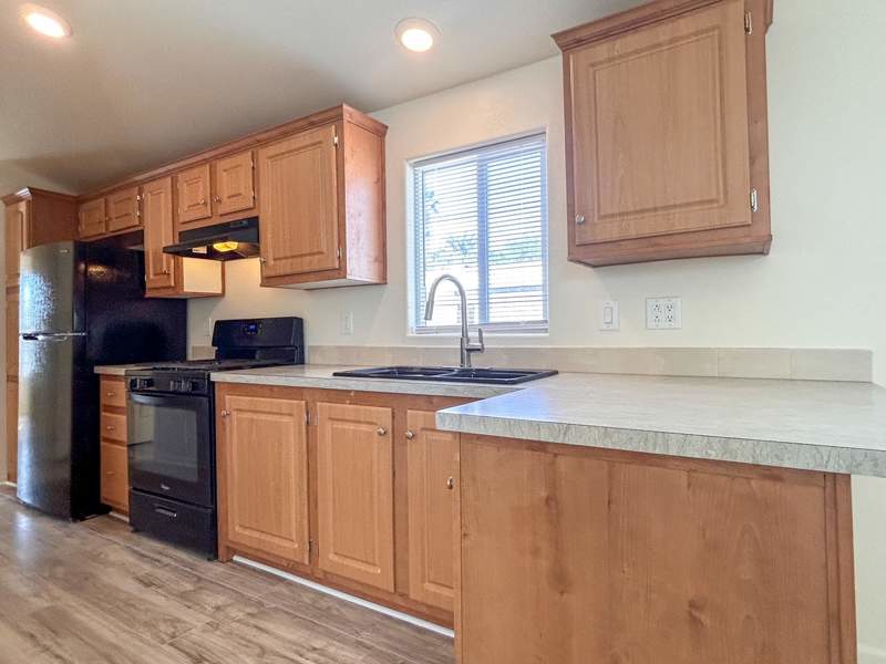 Listing-198-Photo-108da675-dad0-4d59-b63c-7a70e12a3bd1.jpg