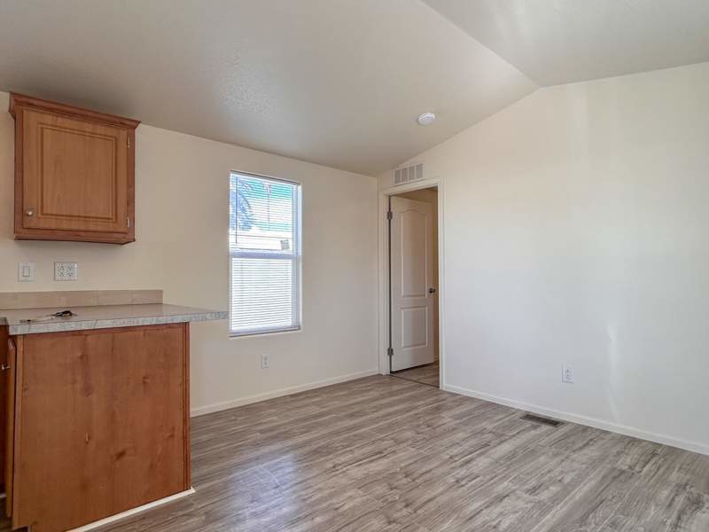 Listing-198-Photo-1fc54b7c-5510-4c1a-a33a-2f69e1620a73.jpg