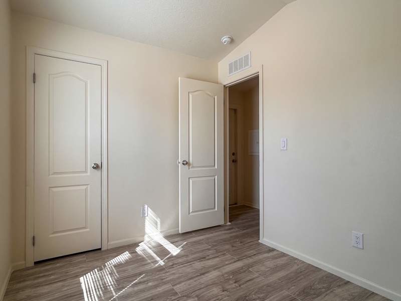 Listing-198-Photo-c7471f3c-4db6-4c9d-ba01-b053b688b6a7.jpg