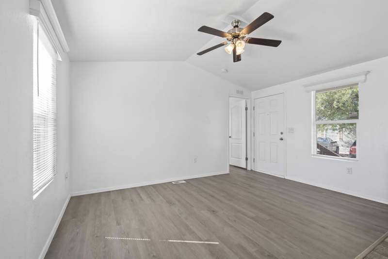 Listing-206-Photo-0f355f7b-0bee-4a85-a145-23b9ccabc70b.jpg