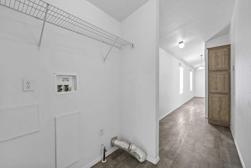 Listing-206-Photo-132d3b49-3bea-443e-a082-978d9eada003.jpg