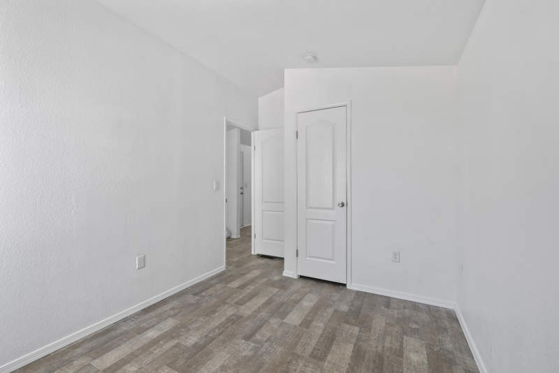 Listing-206-Photo-6edf20ff-107e-428c-b0ac-e5d86d2aa15f.jpg