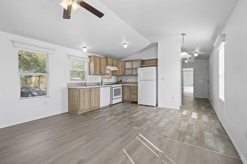 Listing-206-Photo-f23d55bb-8780-42dd-942c-0789a13945be.jpg