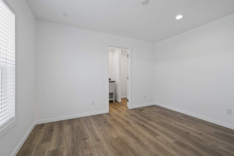 Listing-135-Photo-1137ae46-e7a1-4576-a00c-3213bd676136.jpg