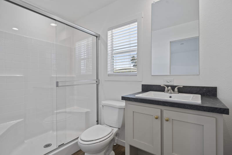 Listing-135-Photo-b90540b3-0953-4d9a-9f08-936bc3e1d3ad.jpg