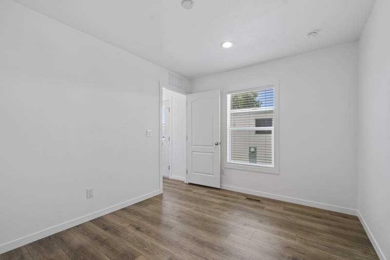 Listing-135-Photo-c137dd3d-dbdb-4517-aa13-4a9660d0042e.jpg