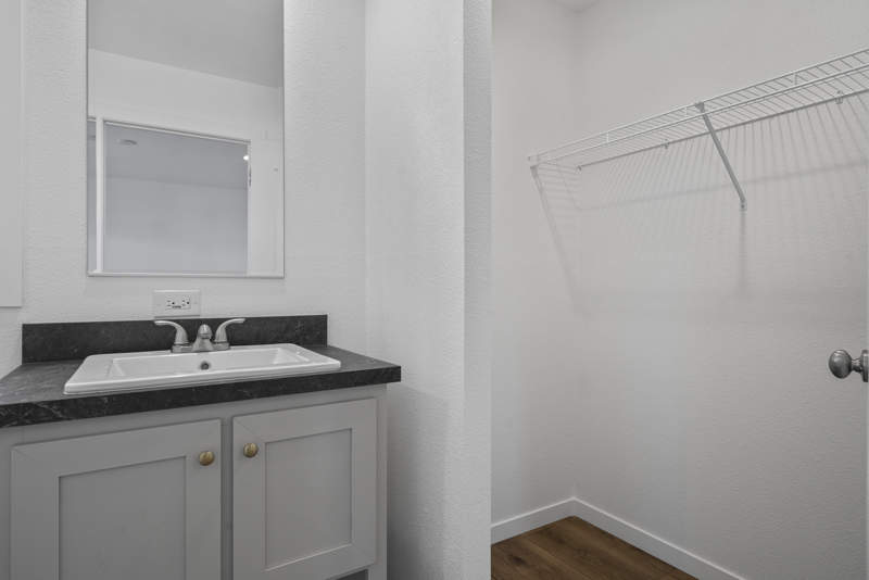 Listing-135-Photo-e7f13606-ab85-4ff0-adf0-ce823239a99d.jpg
