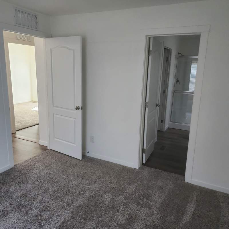 Listing-161-Photo-9ee5cf6a-59c5-46c0-b215-293caeb49663.jpg