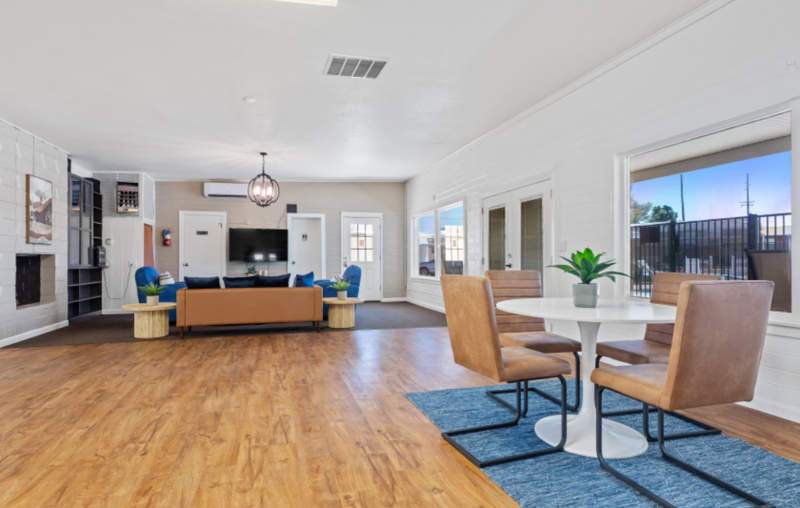 Listing-82-Photo-f3d821f9-57b1-45f4-9e1b-c97c0fc9f343.jpg