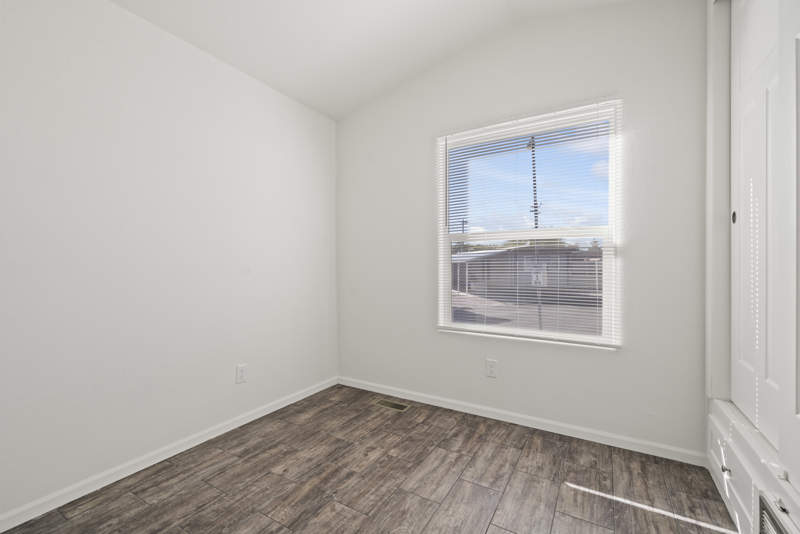 Listing-124-Photo-246a859b-7ac7-4eba-96f0-ba53bab27166.jpg