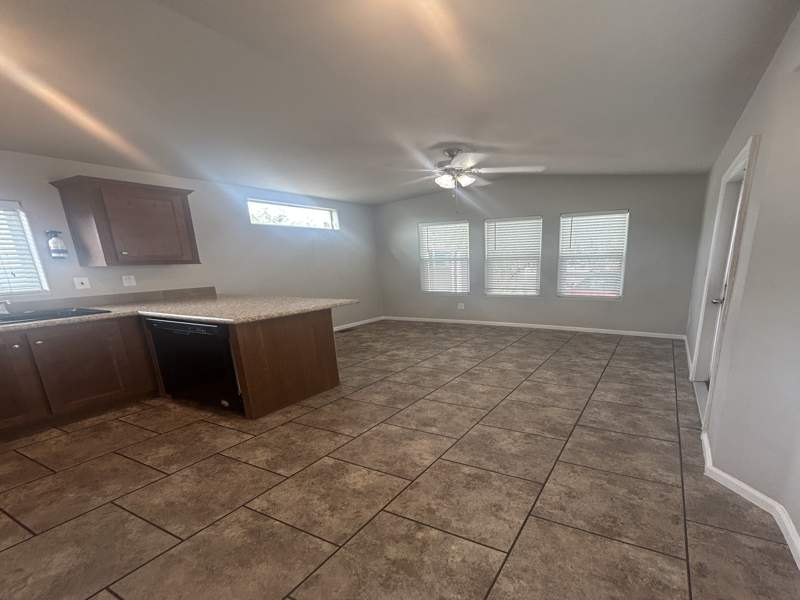Listing-202-Photo-78ea9ef2-e39e-418f-9501-4a308221345d.jpg