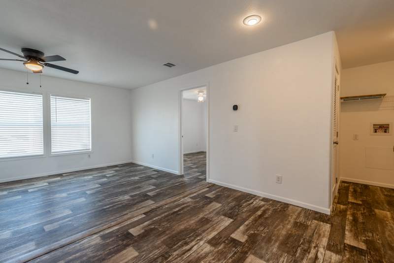 Listing-168-Photo-2926c826-4505-4774-8494-b46a9c7ffa03.jpg