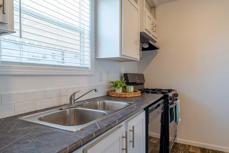 Listing-168-Photo-71eef17b-d942-4a65-98ec-d0db5fe025eb.jpg