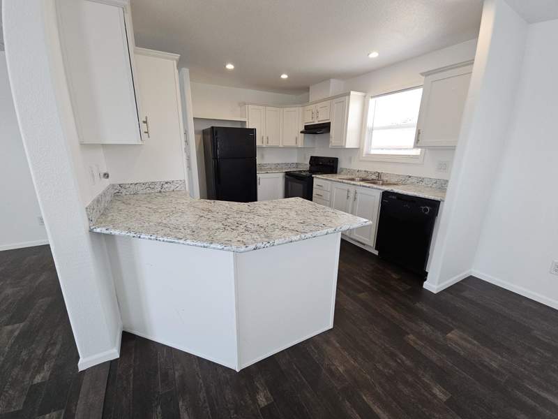 Listing-188-Photo-6ad80ffa-a03b-4523-9dc3-c6d829a35223.jpg